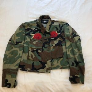 Camo Crop Jacket 🌹🌹🌹🌹